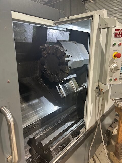 Haas ST-30 CNC Lathe, 2020 – Programmable Hydraulic Tailstock, Tool Presetter, Chip Conveyor, Low Hours - Image 6