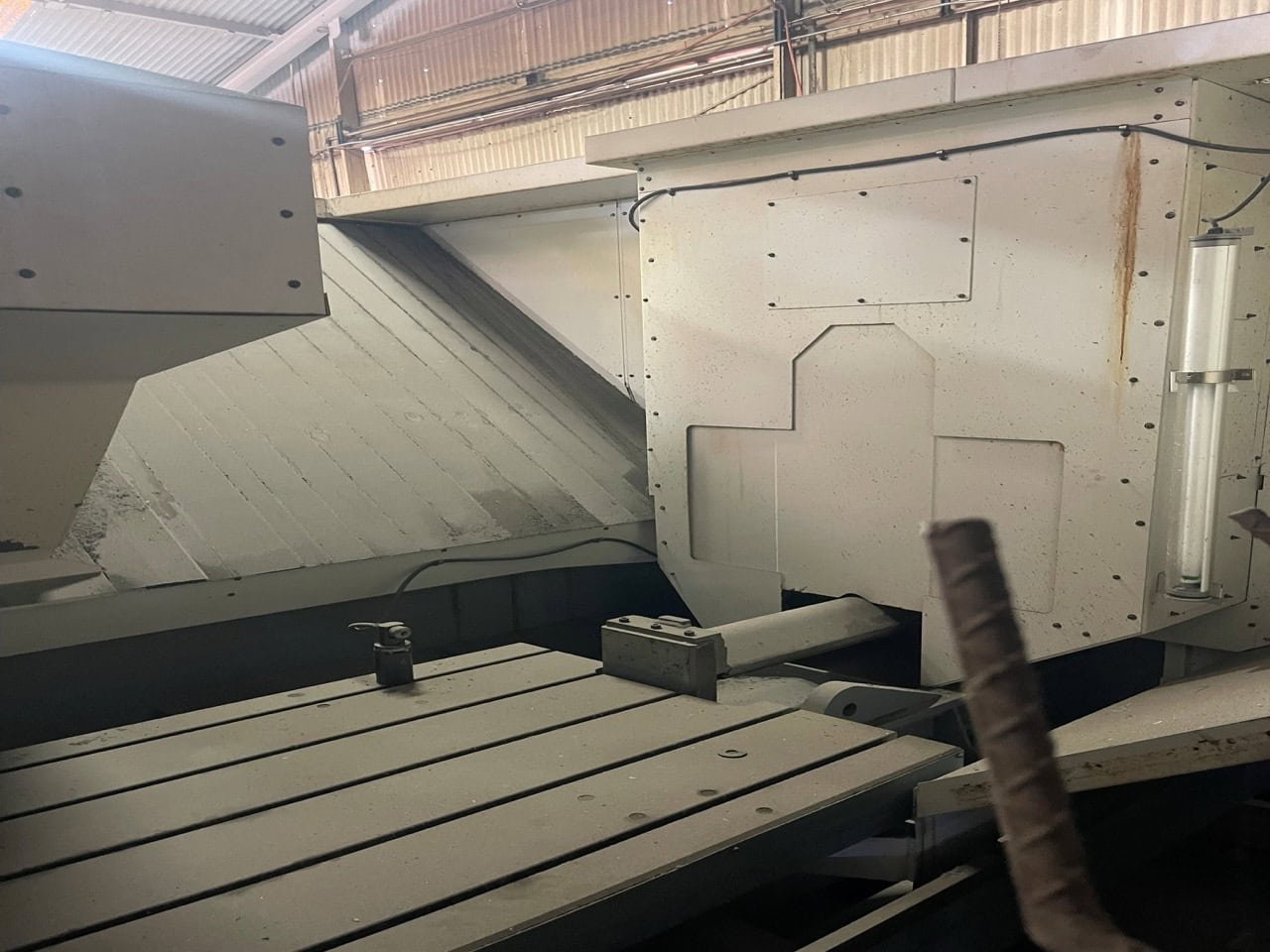 Cincinnati FTV5-2500 VMC, 2006 – Through Spindle Coolant - Image 6