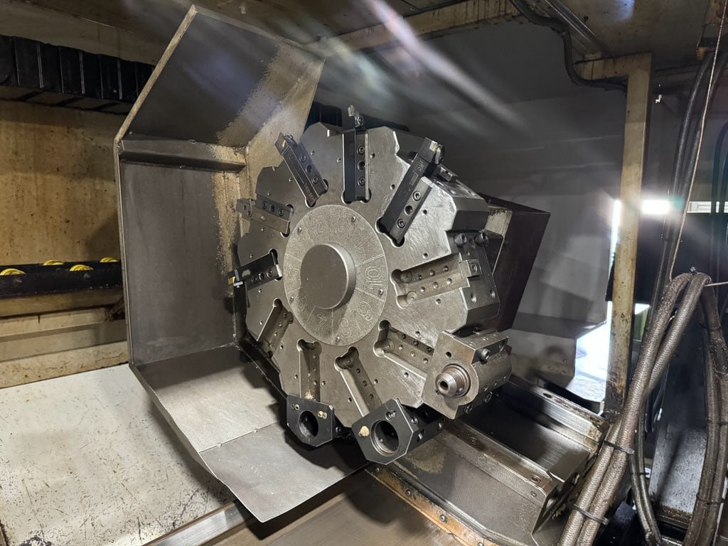 Mori Seiki TL-40 CNC Lathe, 1997 – Tailstock, Chip Conveyor - Image 7