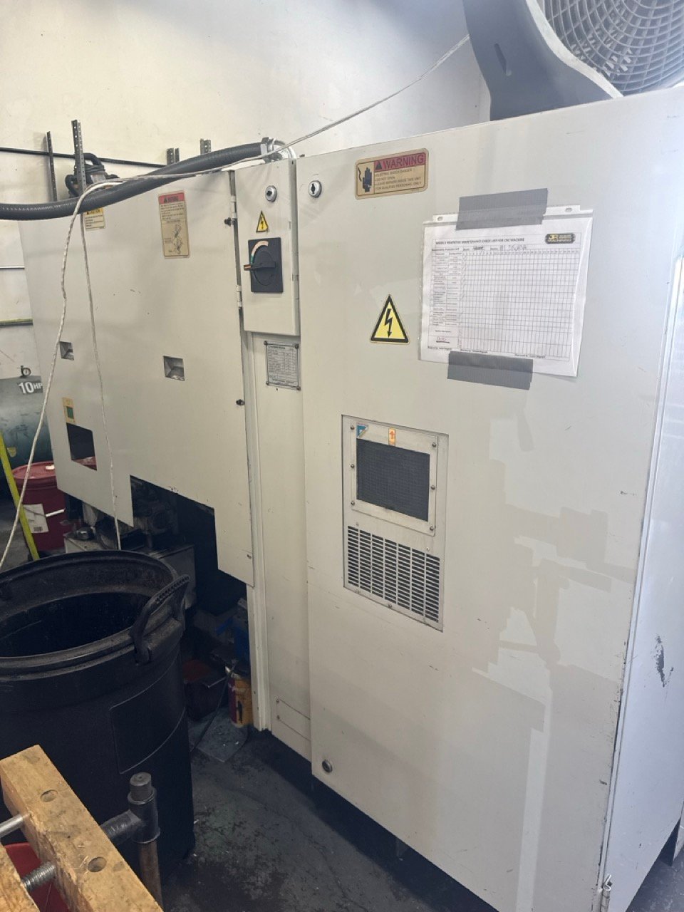 Okuma ES L8 CNC Lathe, 1999 – Tailstock, Chip Conveyor - Image 4