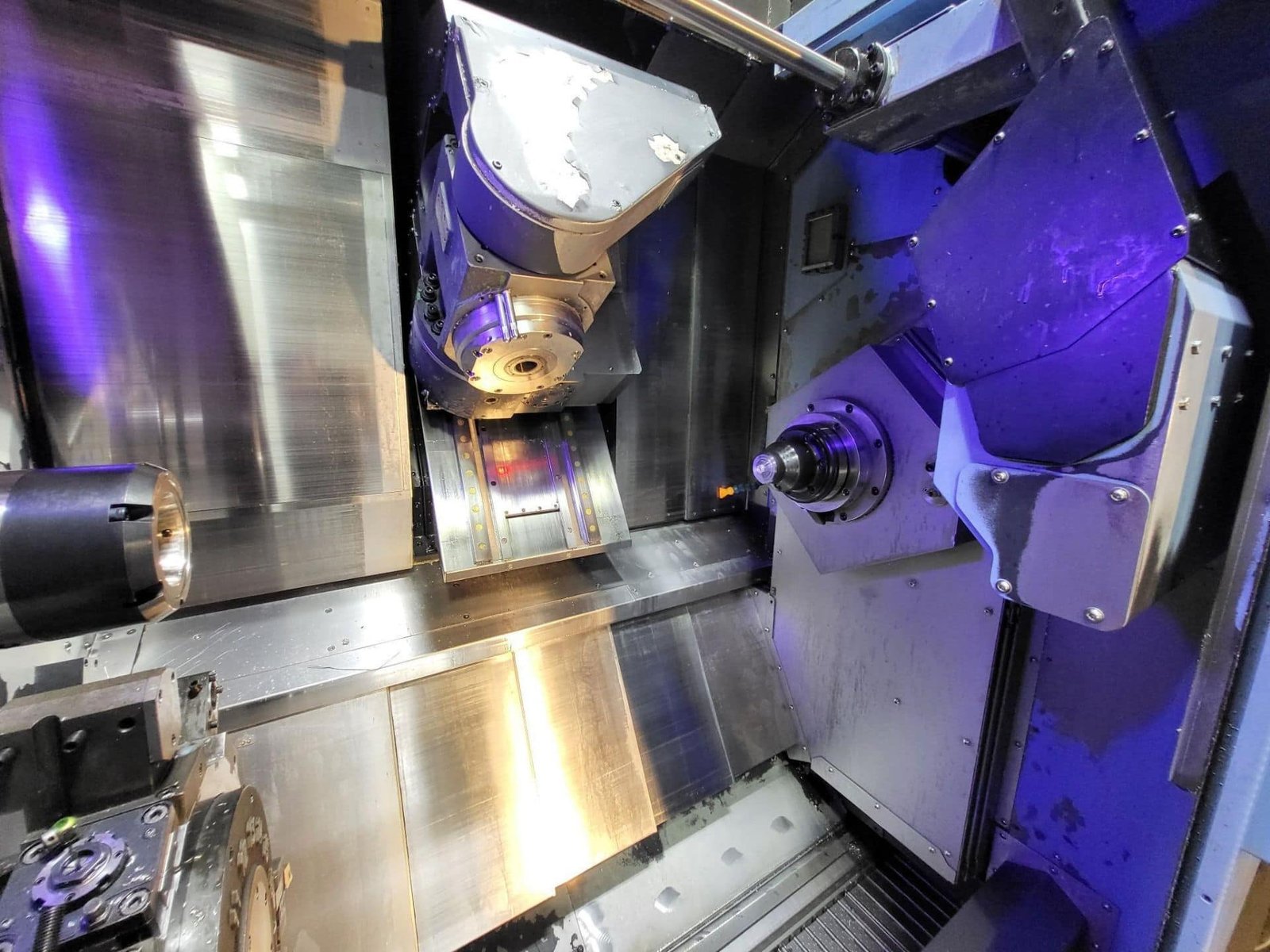 Doosan Puma MX1600ST CNC Lathe, 2013 – Parts Conveyor, ChipBlaster Coolant System, Sub-Spindle, Chip Conveyor, Quick Change Chuck - Image 9