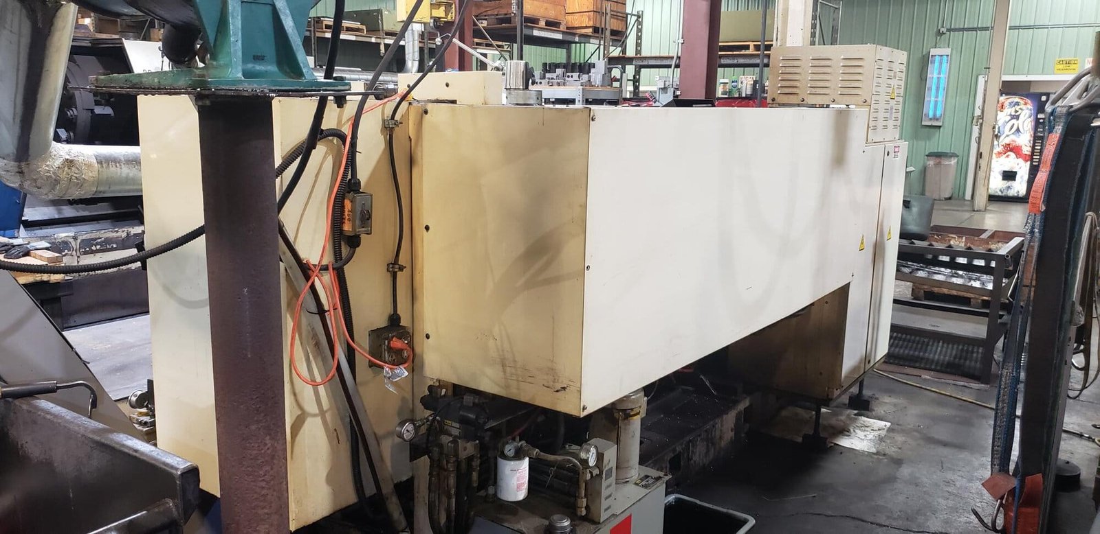 Okuma L1420 CNC Lathe, 1995 – Tailstock, Chip Conveyor - Image 9