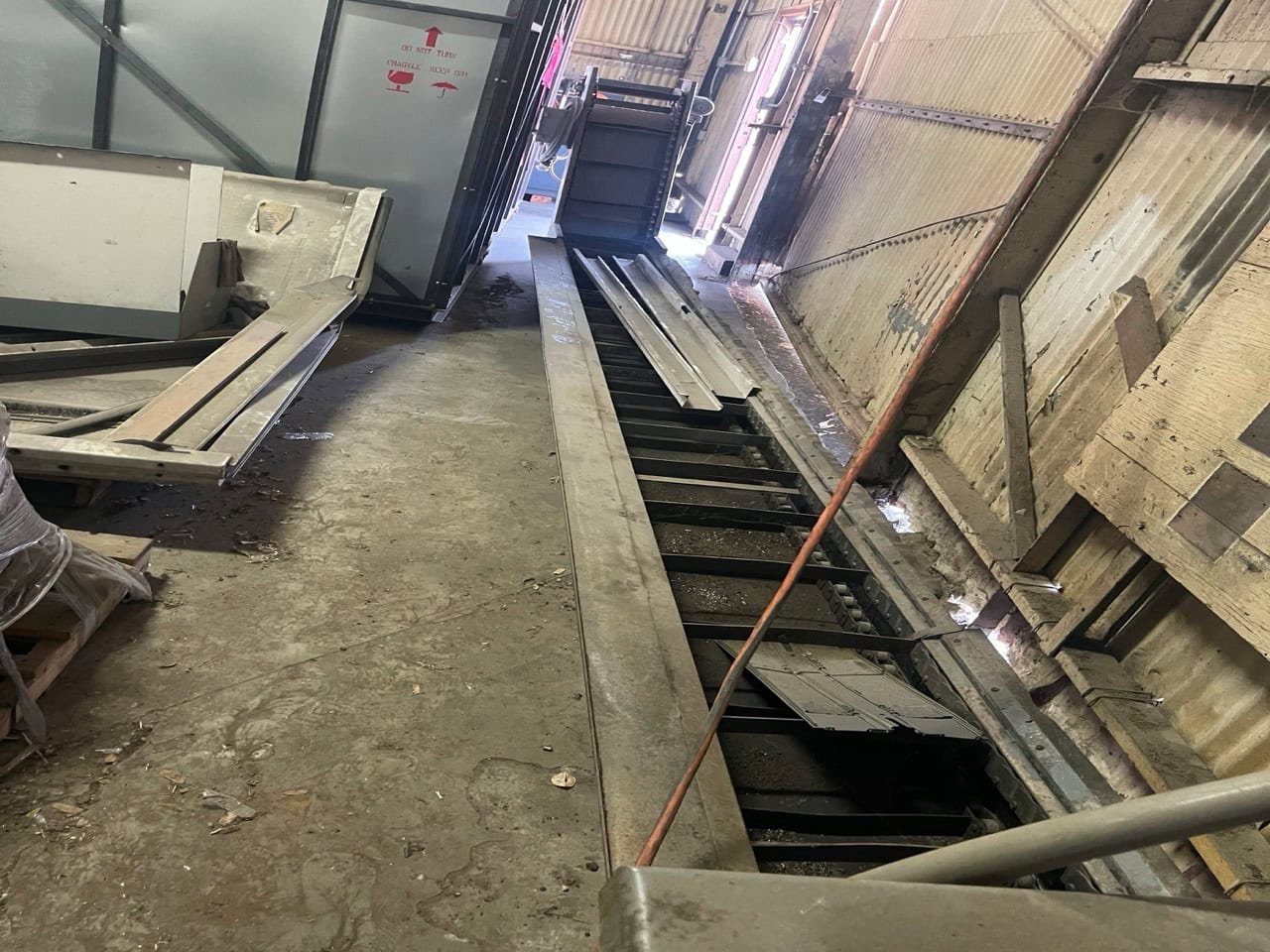 Cincinnati FTV5-2500 VMC, 2006 – Through Spindle Coolant - Image 9