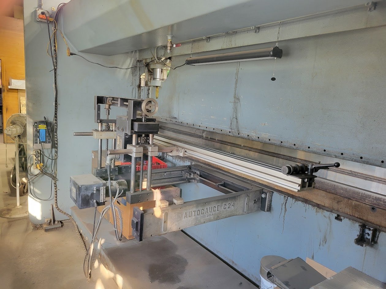 150 Ton x 12′ Atlantic HD150X12 Hydraulic Press Brake, 1993 – Backgauge, Manual Crowning Bed - Image 2