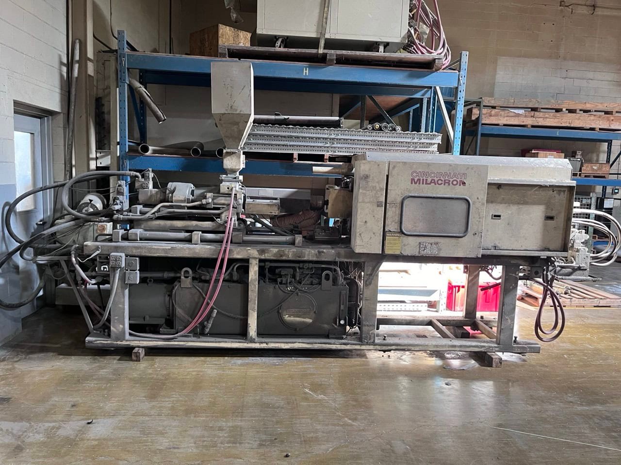 85 TON, 5 OZ Cincinnati Milacron VT85-5 Plastic Injection Molding Machine, 1989