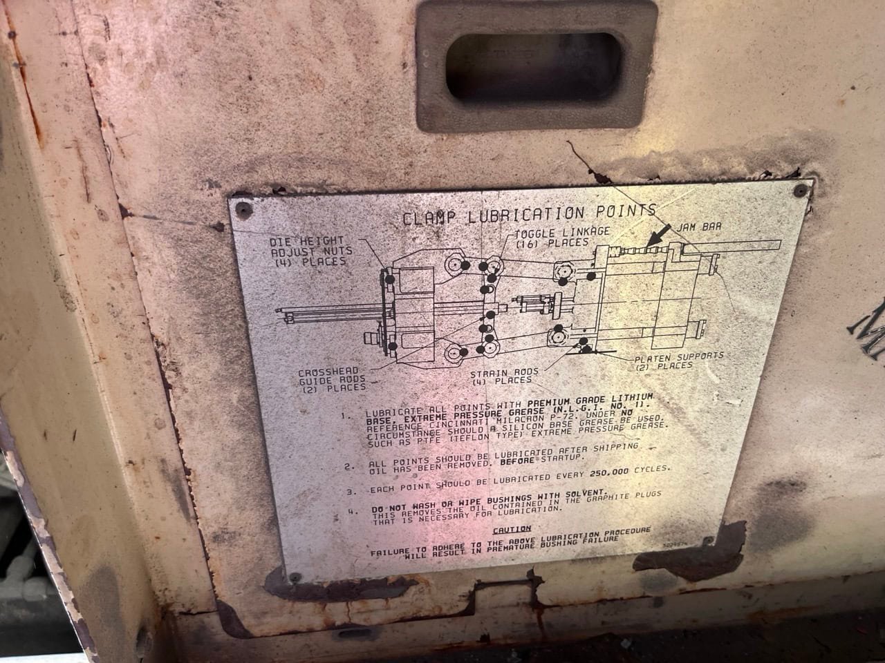 85 TON, 5 OZ Cincinnati Milacron VT85-5 Plastic Injection Molding Machine, 1989 - Image 2