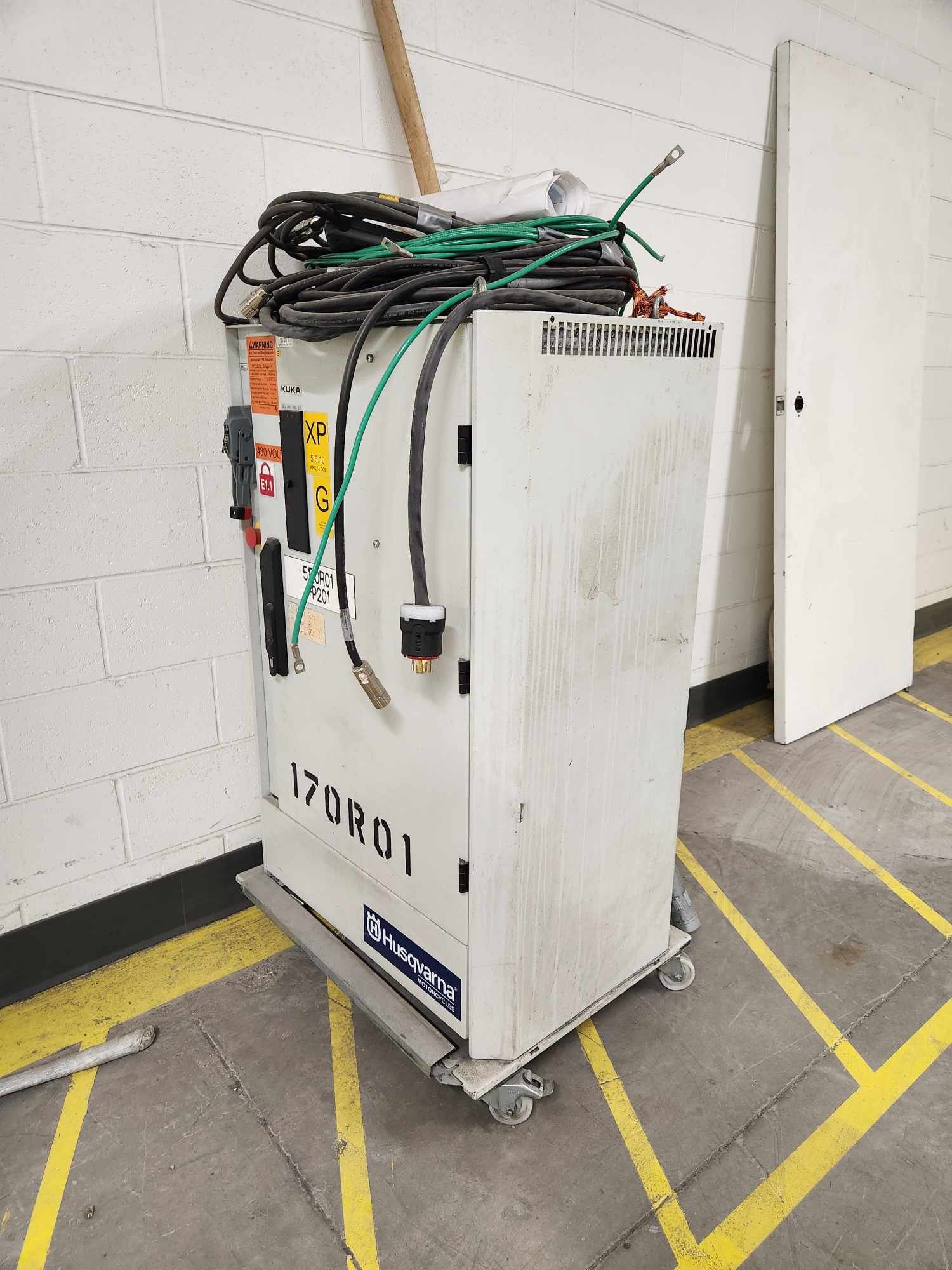 Kuka KR210 Robot With 30′ KL 1500-3 Kuka Rail System, 2010 - Image 4