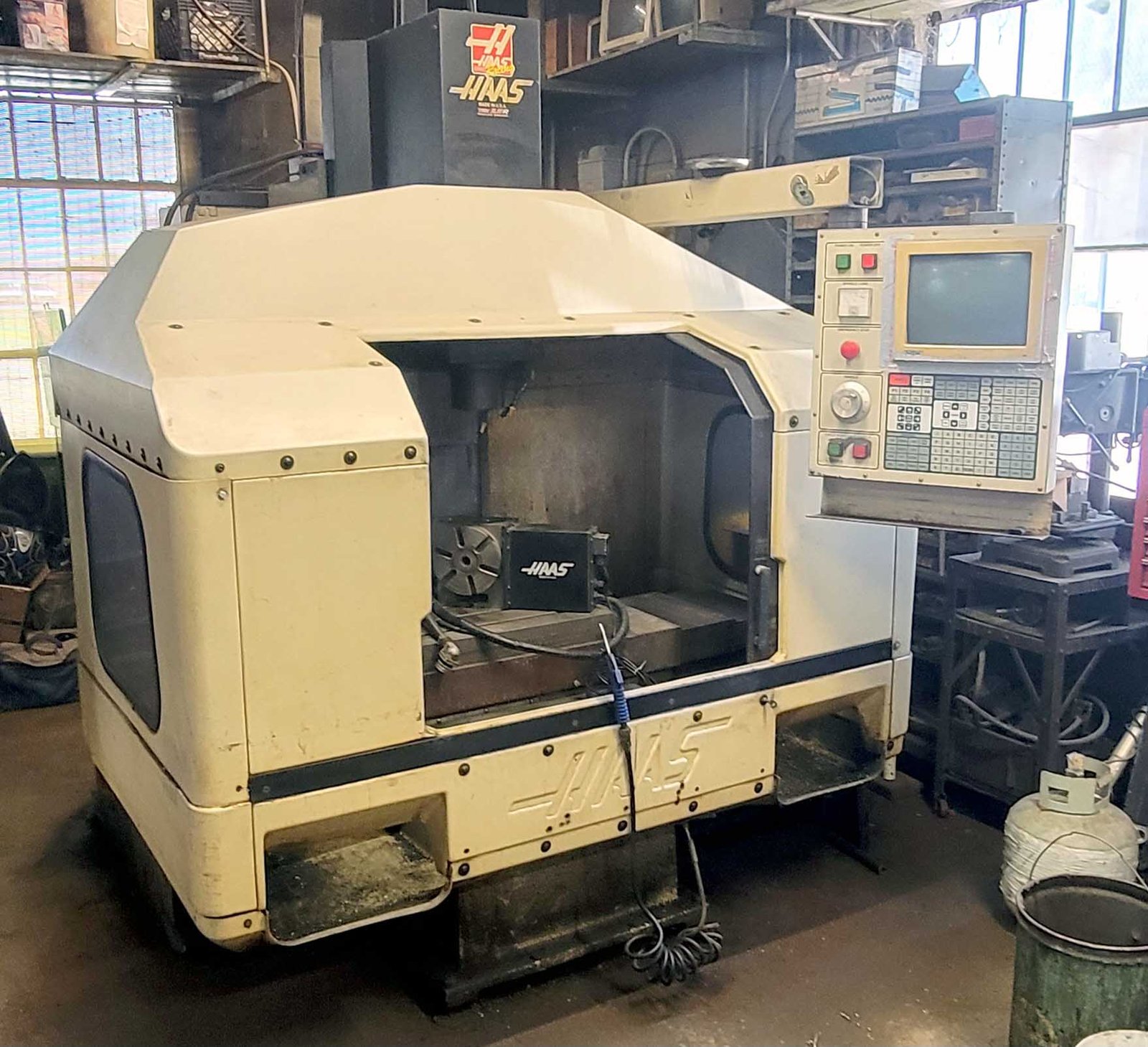 Haas VF-1 VMC, 1991 – 4th Axis Rotary Table, Rigid Tap, Training Module