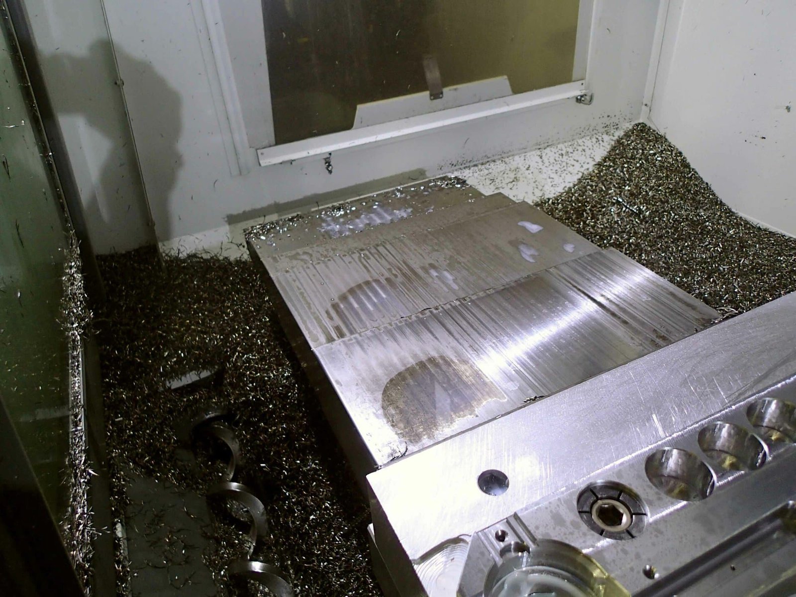 Haas VF-5SS 5-Axis VMC, 2020 – Probing, TSC, HSM, Auto Doors, TCPC & DWO - Image 9