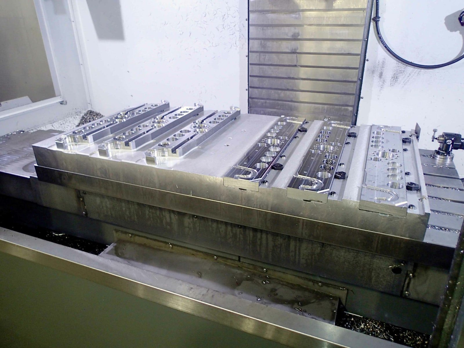 Haas VF-5SS 5-Axis VMC, 2020 – Probing, TSC, HSM, Auto Doors, TCPC & DWO - Image 20