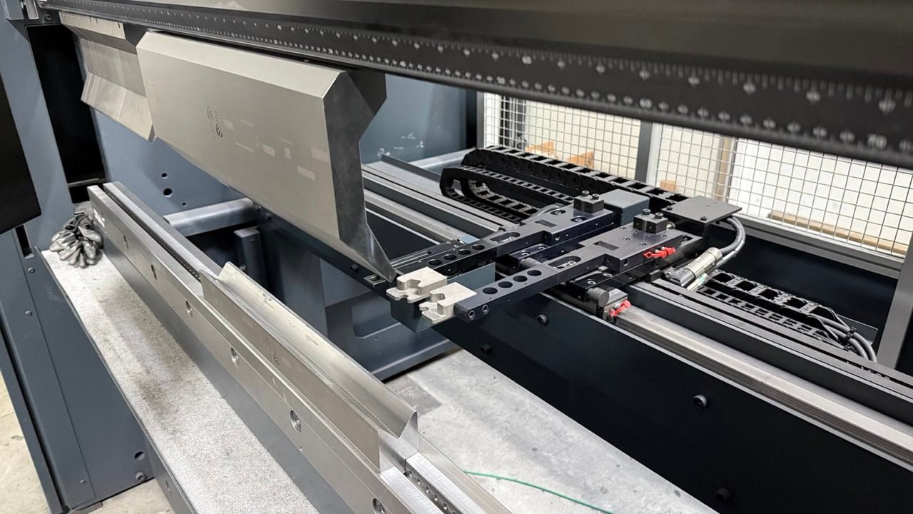 55 Ton x 6.6′ Safan Darley Premium 50-2050 Electric Press Brake, 2023 – Little Usage - Image 3