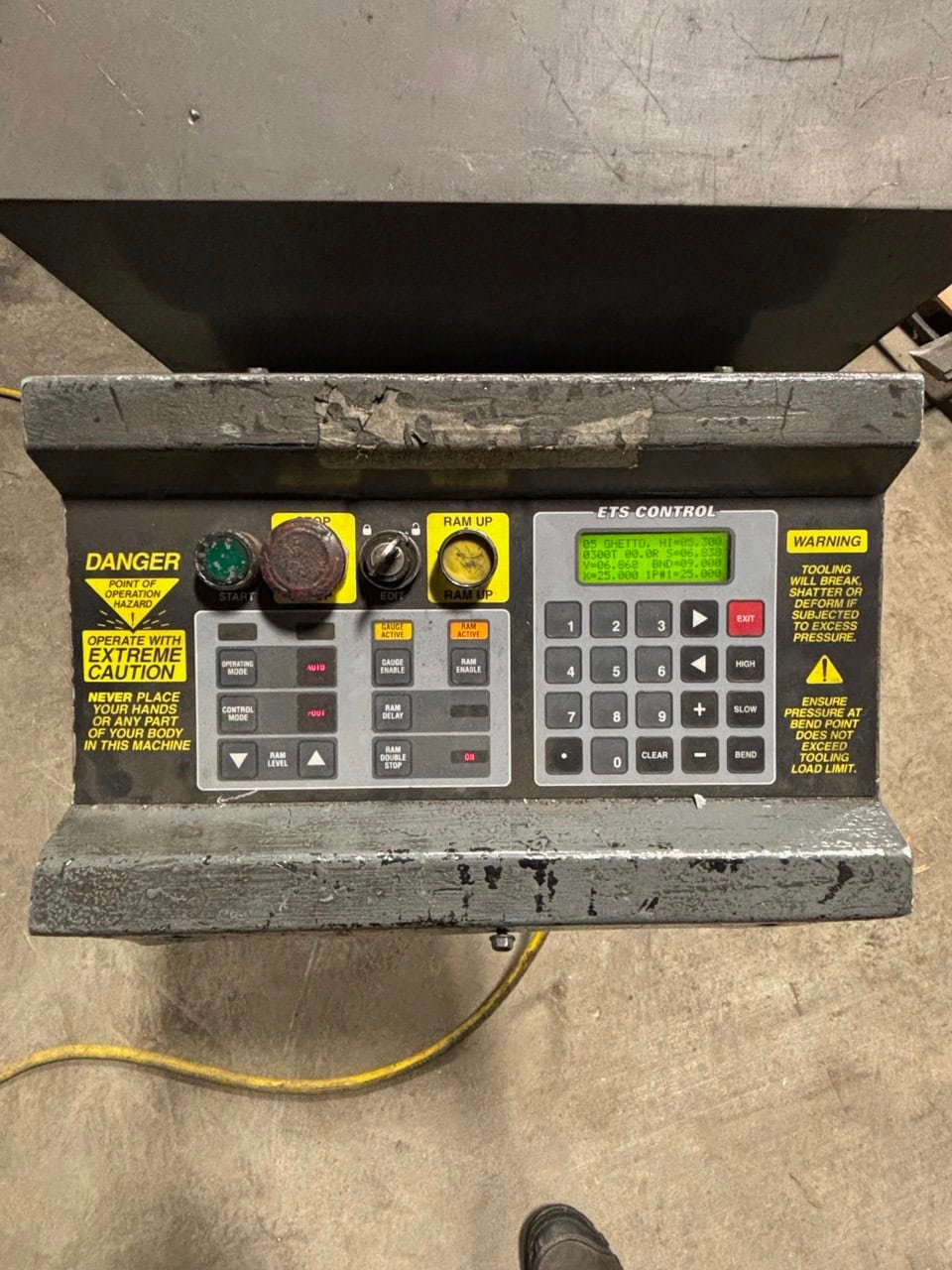 250 Ton x 14’ Accurpress 725014 Hydraulic Press Brake, 1999 - Image 2