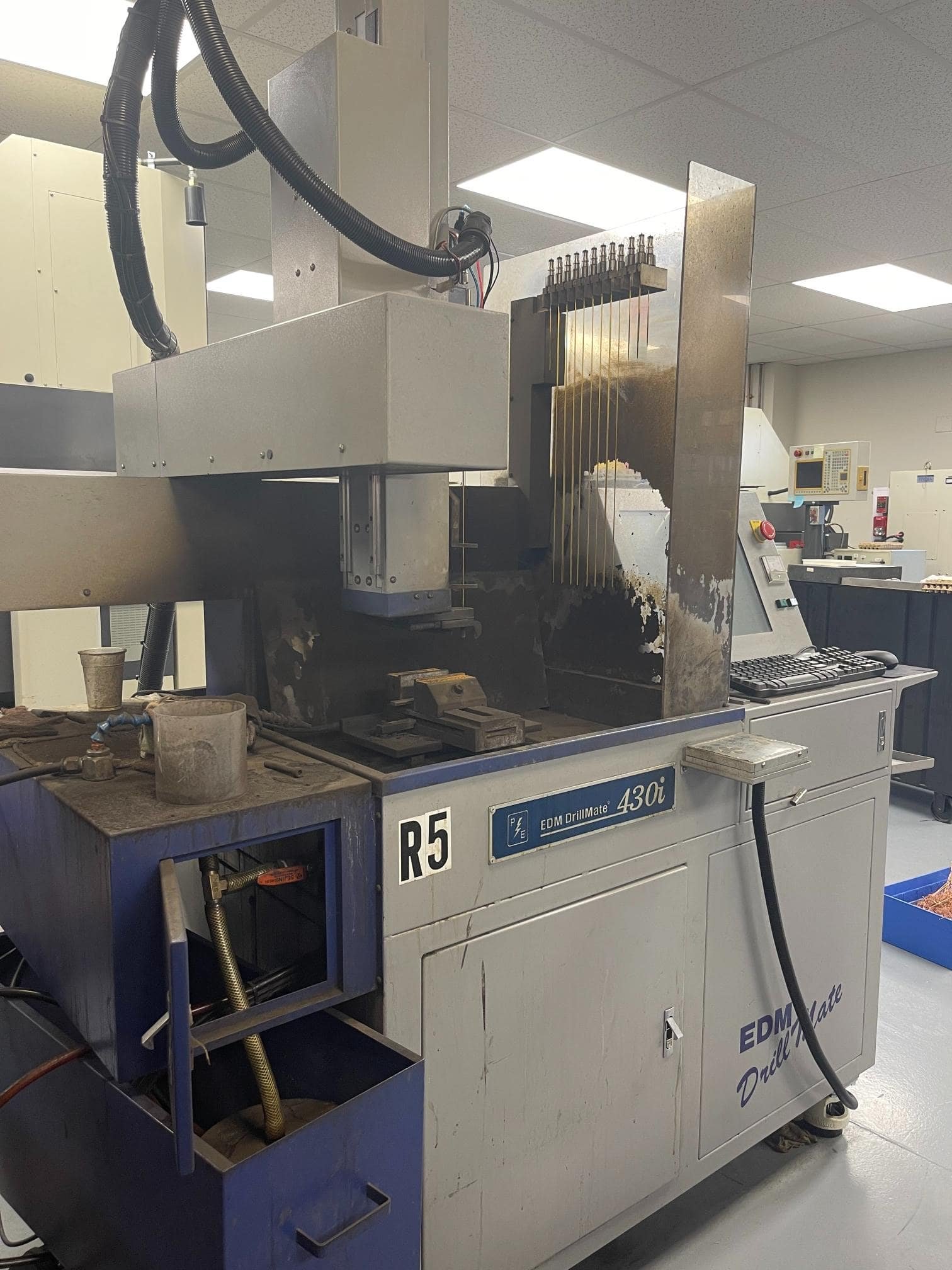 Perseo Erie 430i Drillmate CNC EDM, 2011 – 22 Station Tool Changer, PC Based CNC Controller, De-Ionized Water Filtration System, Transformer - Image 3