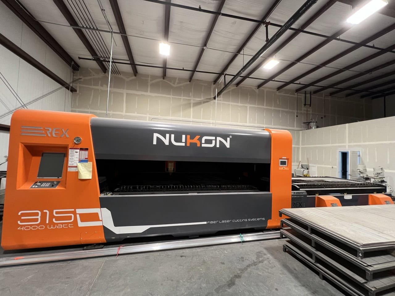 4000 Watt Nukon REX315 GX Fiber Laser, 2022 – 5’x10′ Table, Dust Collector, Chiller - Image 10