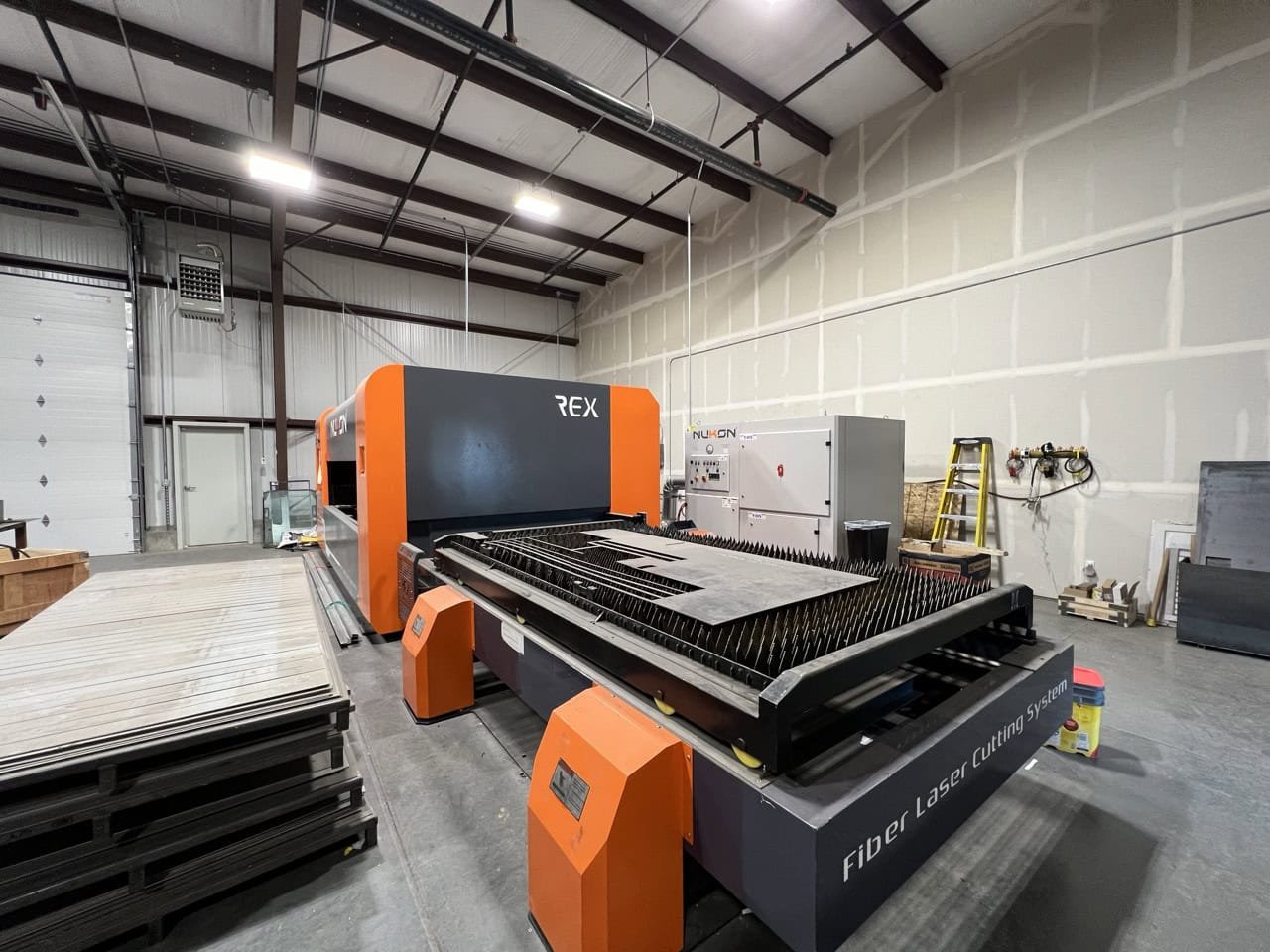 4000 Watt Nukon REX315 GX Fiber Laser, 2022 – 5’x10′ Table, Dust Collector, Chiller - Image 12