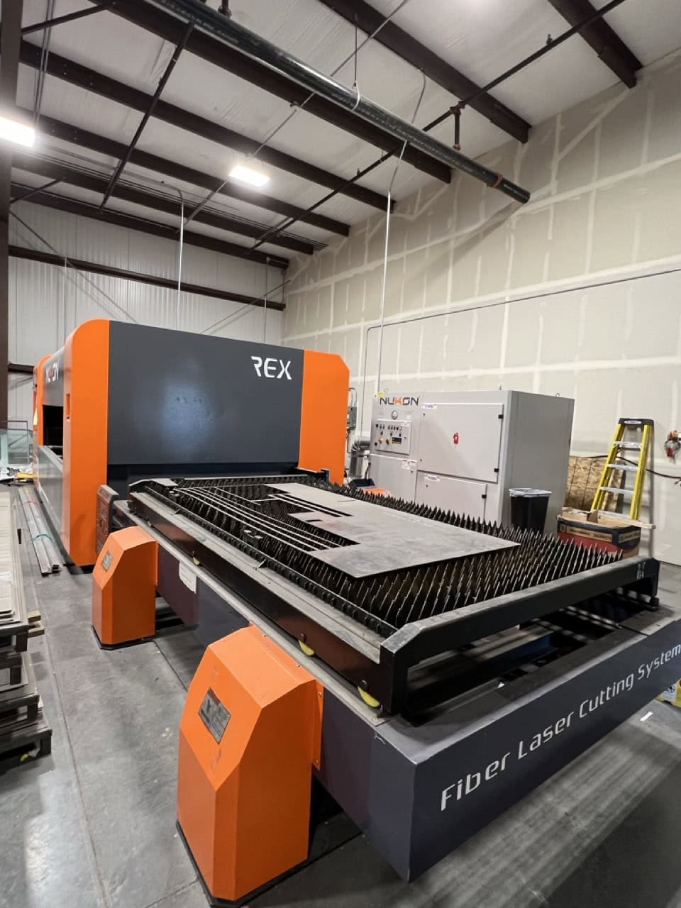 4000 Watt Nukon REX315 GX Fiber Laser, 2022 – 5’x10′ Table, Dust Collector, Chiller - Image 14