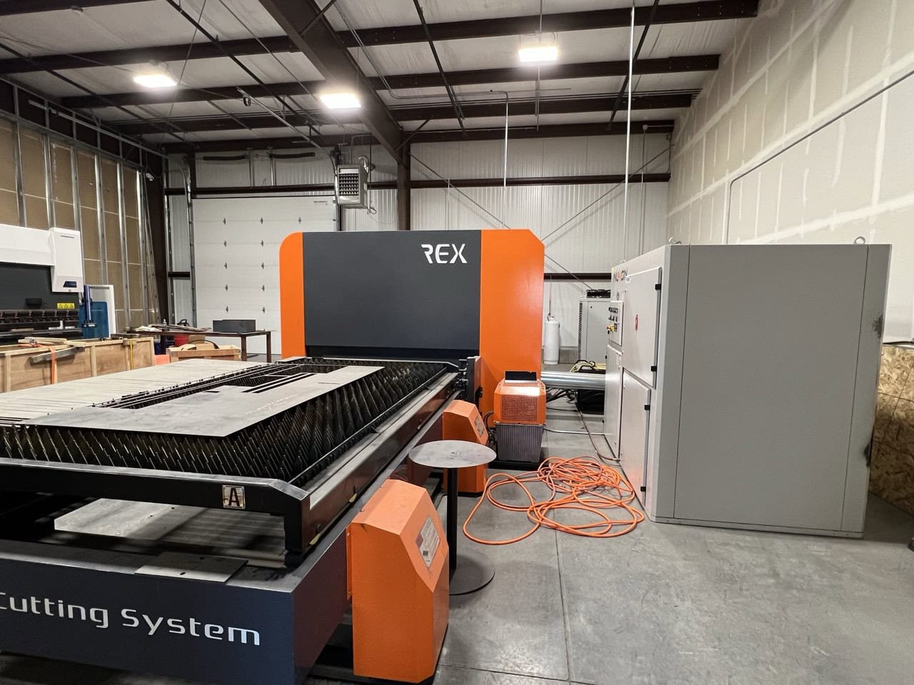 4000 Watt Nukon REX315 GX Fiber Laser, 2022 – 5’x10′ Table, Dust Collector, Chiller - Image 16