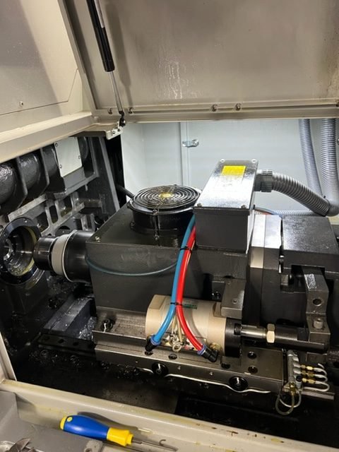 Hanwha XD32 II CNC Swiss Lathe, 2020 – Bar Feeder, Tri-Mist Collector, Chip Conveyor, Tooling - Image 8