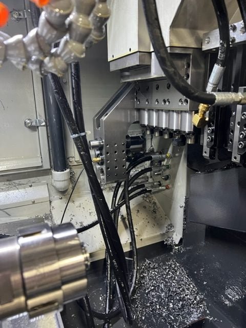 Hanwha XD32 II CNC Swiss Lathe, 2020 – Bar Feeder, Tri-Mist Collector, Chip Conveyor, Tooling - Image 7