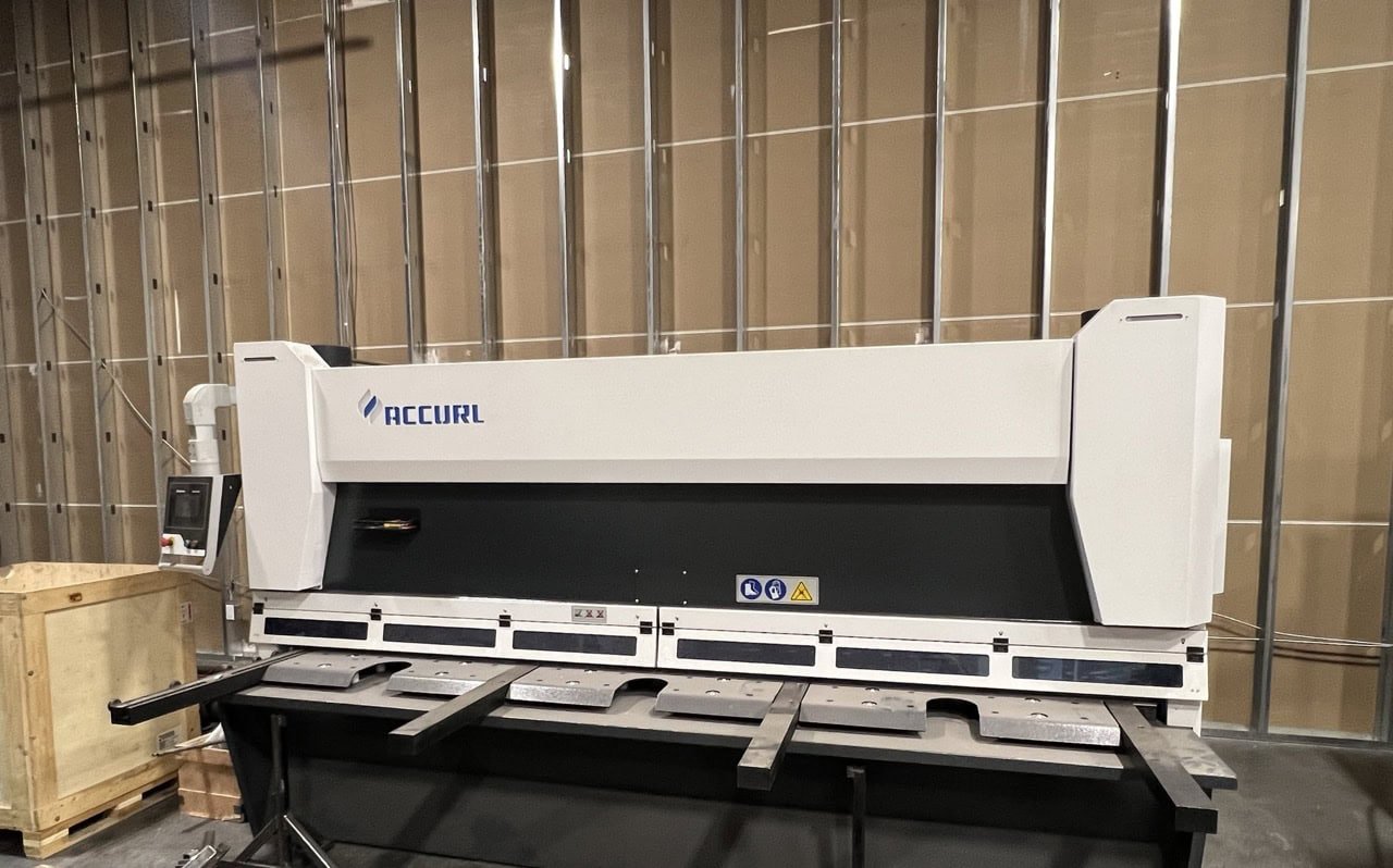 1/4″ x 10′ Accurl MasterCut Guillotine Shear, 2022 – Light Curtain, Backgauge - Image 3