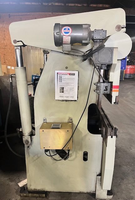 60 Ton x 6′ Accurpress 7606 Hydraulic Press Brake, 1998 – CNC Backgauge, Foot Pedal - Image 7