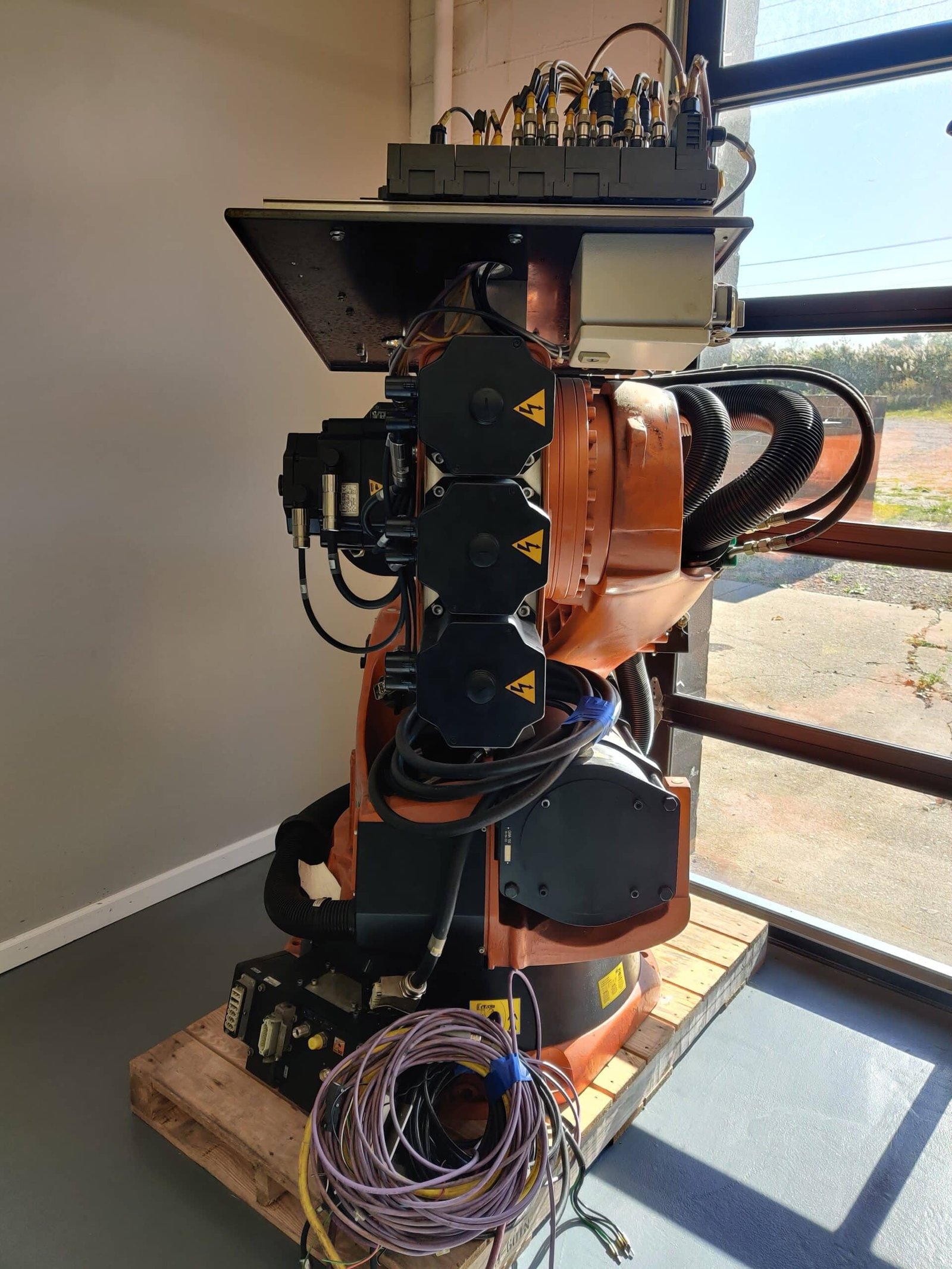 KUKA KR-150 S C2 Robot, 2004 – 6-Axis, Including Control Panel, 2 Available - Image 4