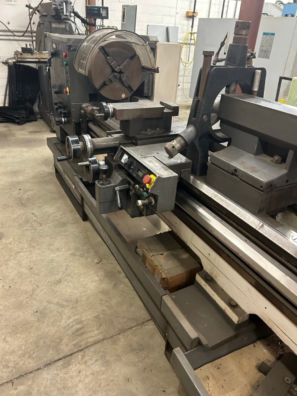 21″ x 10′ Clausing Colchester Manual Engine Lathe, 1970 – Tailstock, Steady Rest, 16″ 4-Jaw Chuck