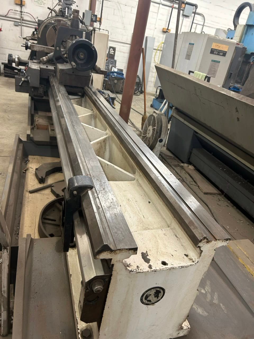 21″ x 10′ Clausing Colchester Manual Engine Lathe, 1970 – Tailstock, Steady Rest, 16″ 4-Jaw Chuck - Image 3