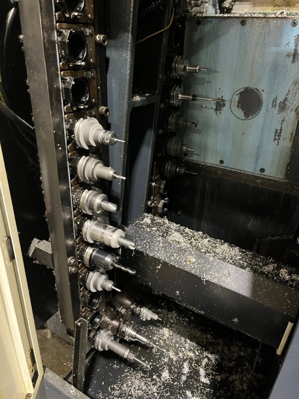 Leblond Makino A55 HMC, 1994 – Full 4th Indexing, Chip Conveyor - Image 7