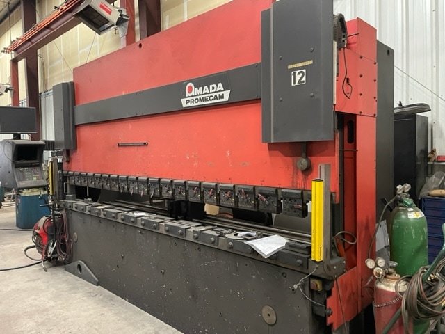 138 Ton x 13′ Amada HFB 125-40 CNC Press Brake, 1996 – 6 Axis Backgauge - Image 2