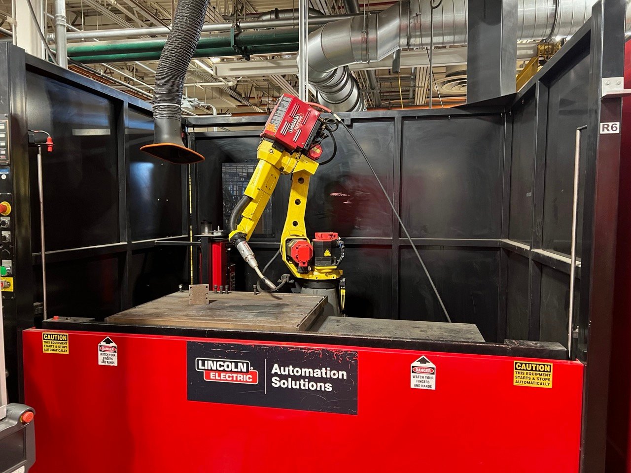 Lincoln Electric System 5 Robot Welding Cell, 2016 – 350 Amp Lincoln Electric R360 Power Supply, Fanuc ARCMate100iC Robot