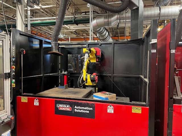 Lincoln Electric System 5 Robotic Welding Cell, 2013 – Fanuc ARCMate 100iC, Lincoln R350 350 Amp Power Supply
