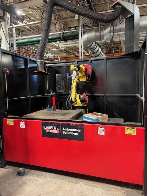 Lincoln Electric System 5 Robotic Welding Cell, 2013 – Fanuc ARCMate 100iC, Lincoln R350 350 Amp Power Supply - Image 2