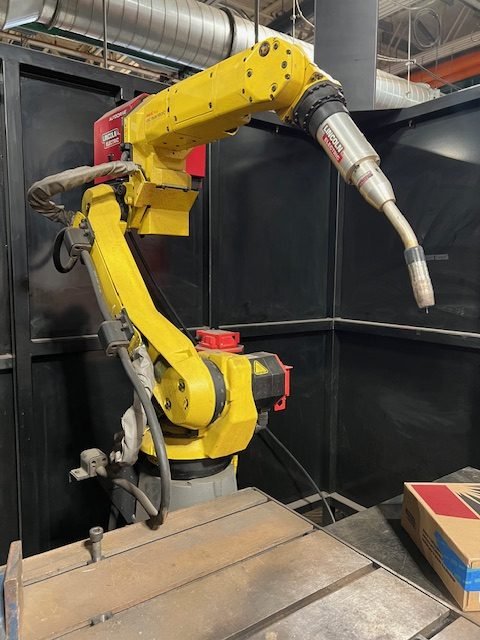 Lincoln Electric System 5 Robotic Welding Cell, 2013 – Fanuc ARCMate 100iC, Lincoln R350 350 Amp Power Supply - Image 3