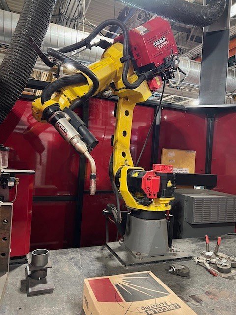 Lincoln Electric System 5 Robot Welding Cell, 2016 – 350 Amp Lincoln Electric R360 Power Supply, Fanuc ARCMate100iC Robot - Image 6