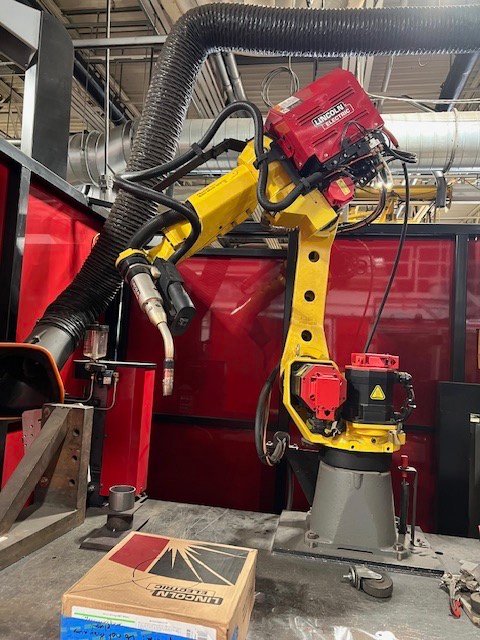 Lincoln Electric System 5 Robot Welding Cell, 2016 – 350 Amp Lincoln Electric R360 Power Supply, Fanuc ARCMate100iC Robot - Image 10