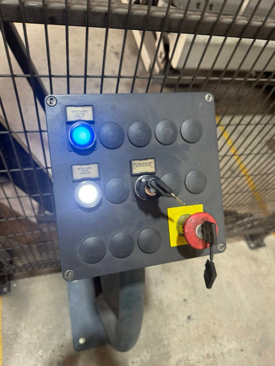 3000 Watt Salvagnini L3 Fiber Laser with 10 Tray Tower and Part Take Out Automation - Image 4