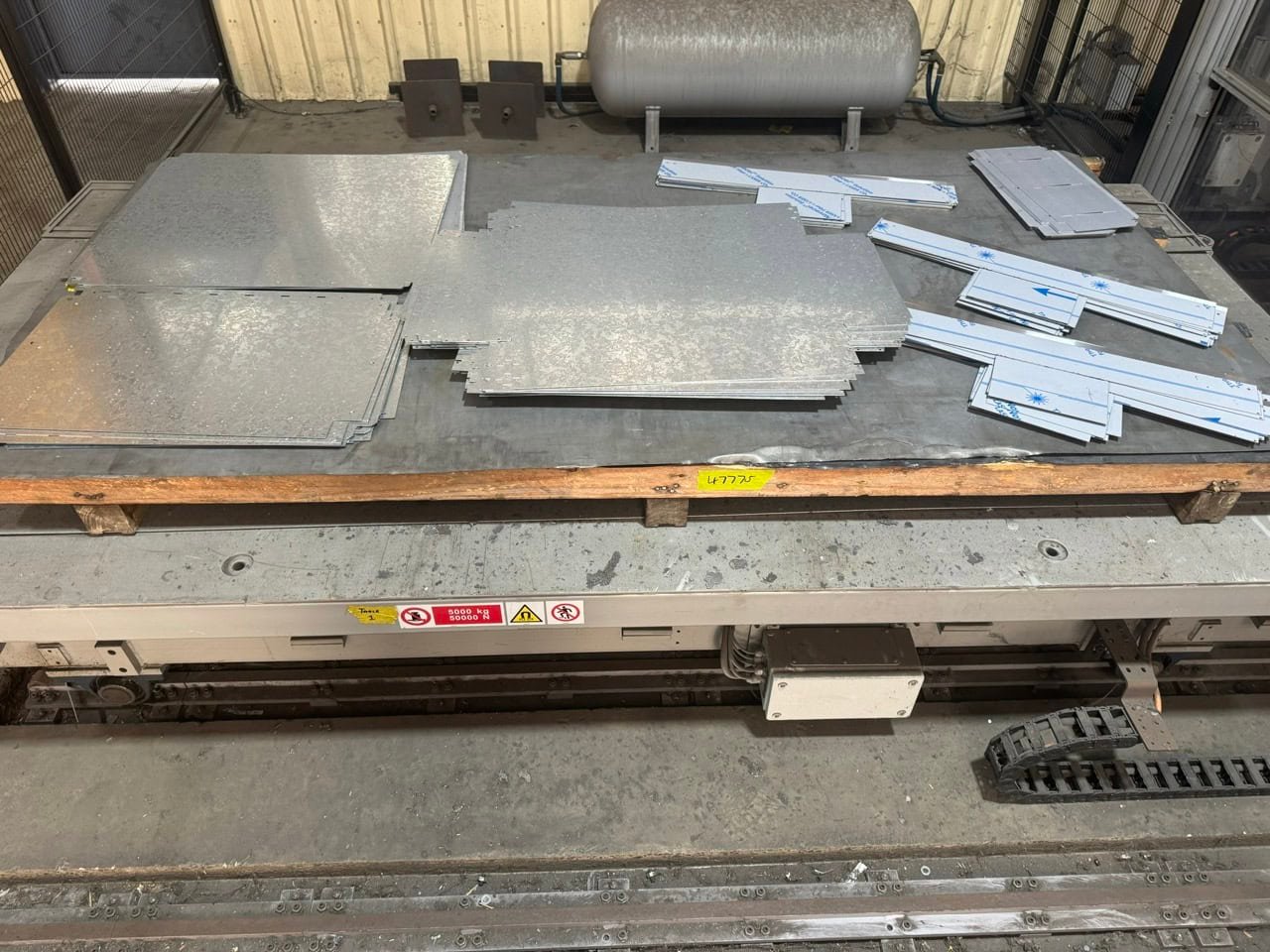 3000 Watt Salvagnini L3 Fiber Laser with 10 Tray Tower and Part Take Out Automation - Image 9