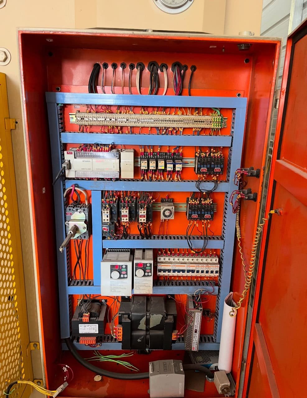 200 Ton x 13′ US Industrial USHB200-13AC Hydraulic Press Brake, 2007 – Backgauge - Image 6