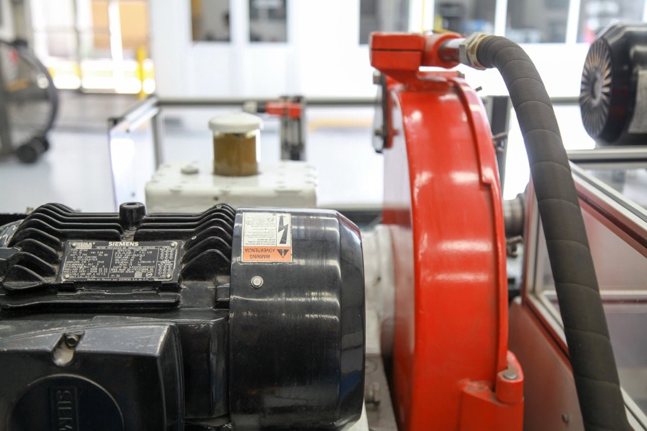 Cincinnati No. 2U-OD Hydraulic Universal Grinder, 1947 – REBUILT 2022 - Image 40