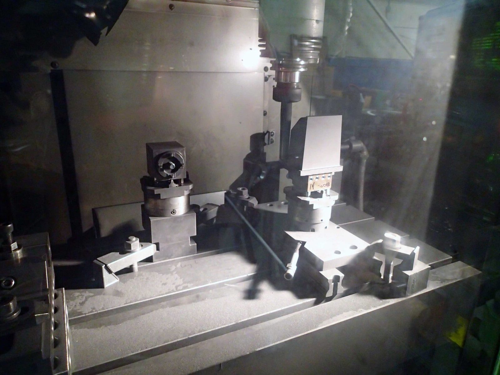 Makino SNC64-A15 Graphite Mill VMC, 1996 – Video Available - Image 4