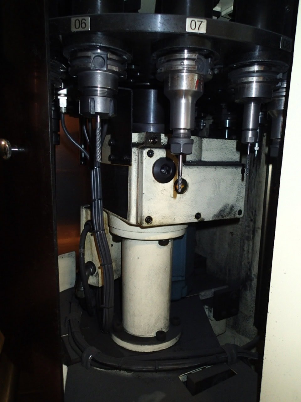 Makino SNC64-A15 Graphite Mill VMC, 1996 – Video Available - Image 7