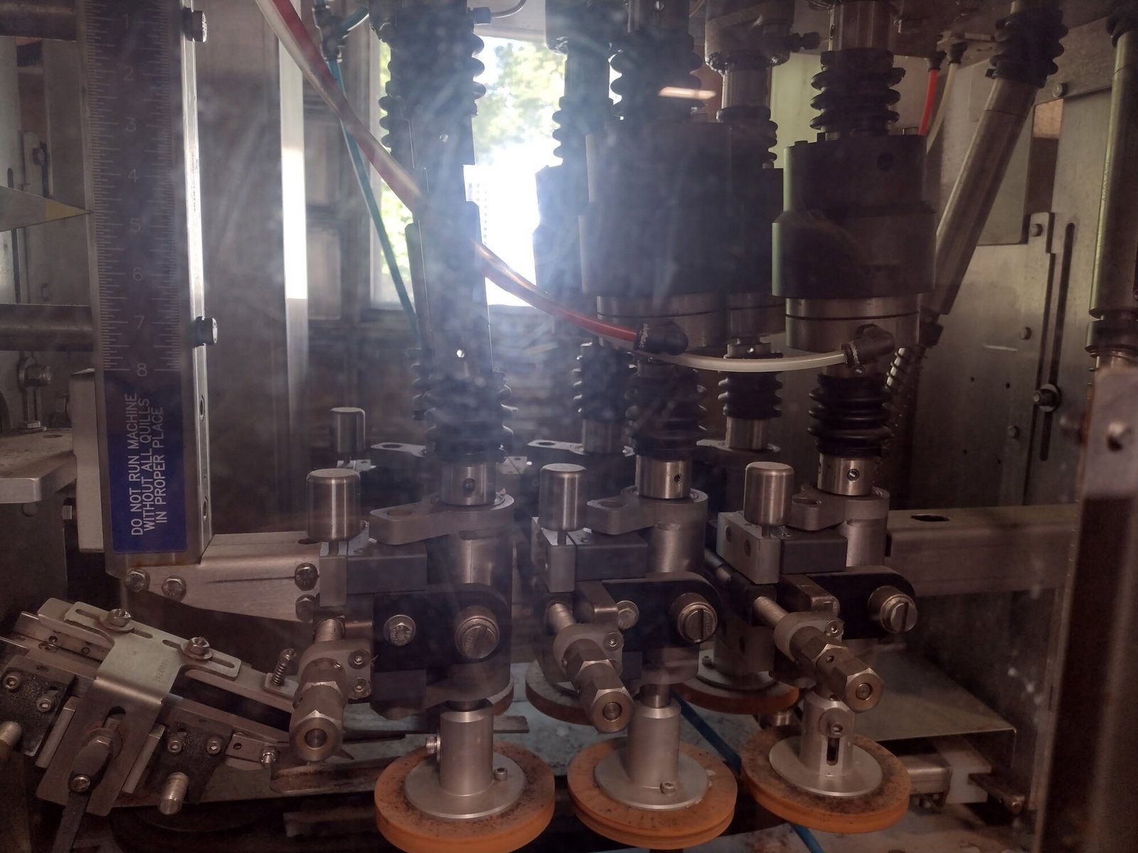 Pack West 120 Inline Capper with #7+2 Vertical Cap Elevator – Complete Automatic Bottle Capping System - Image 5