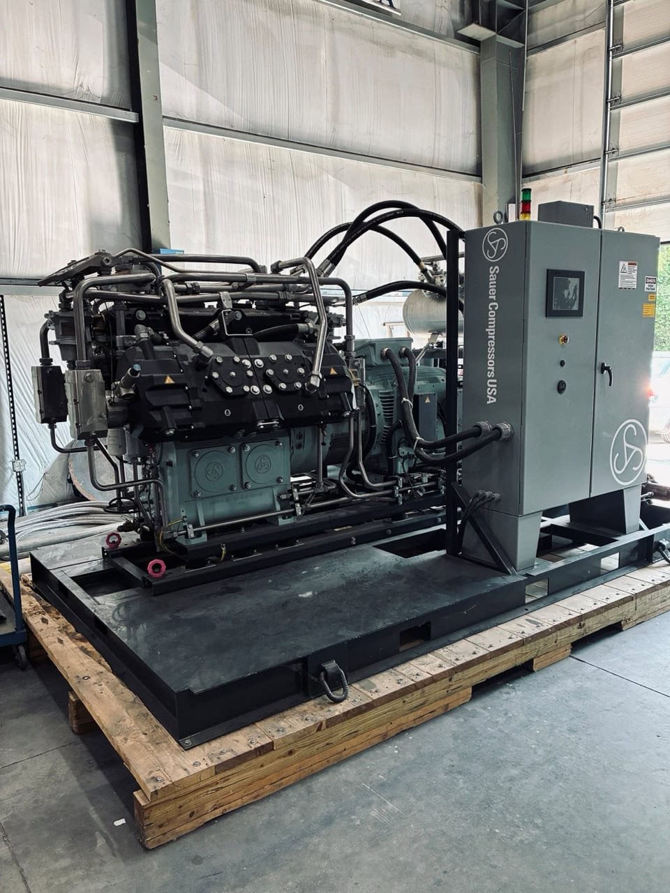 270 HP Sauer Helium Reciprocating Compressor WP6208, 2023 - Image 2