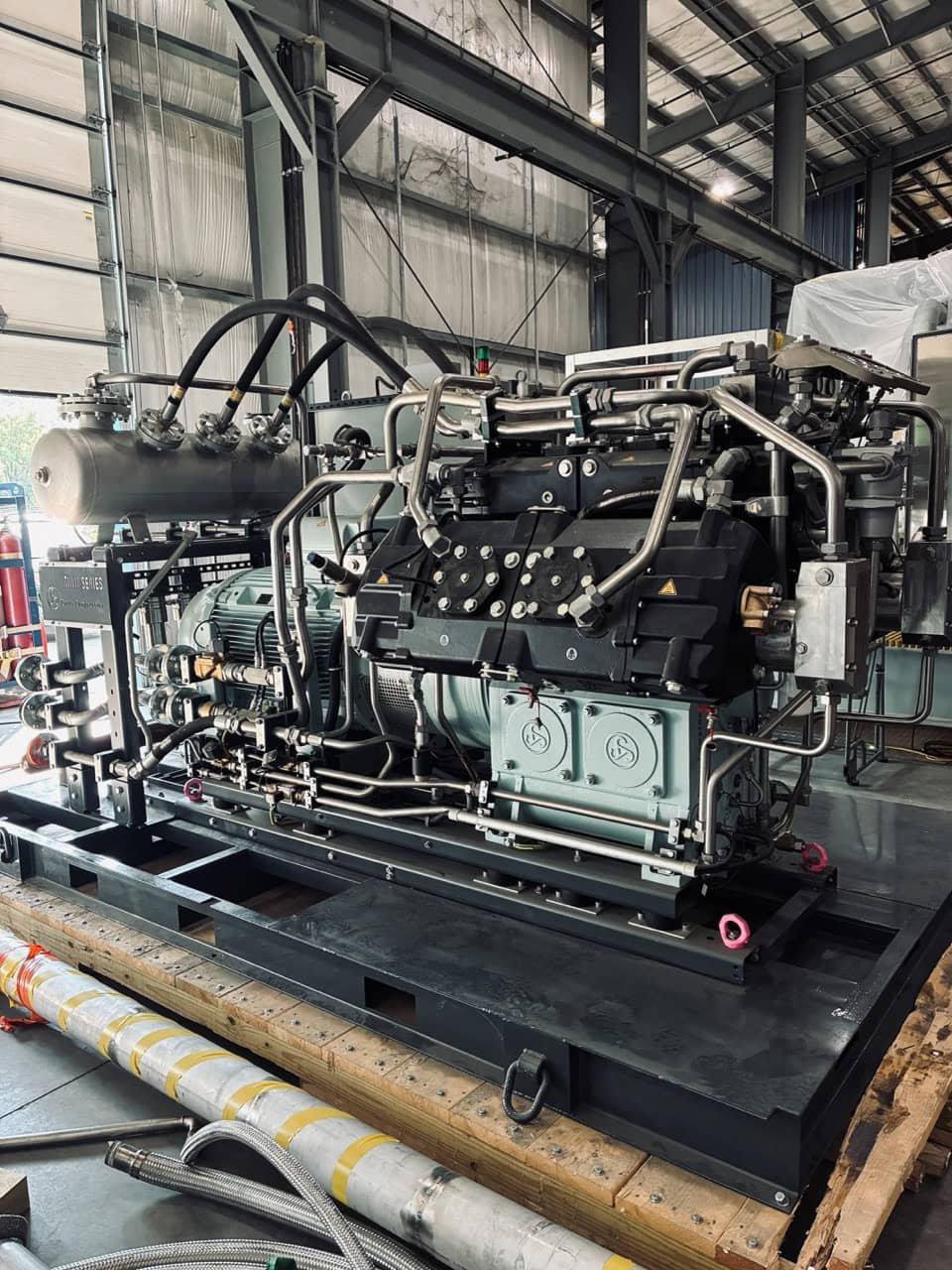 270 HP Sauer Helium Reciprocating Compressor WP6208, 2023 - Image 3