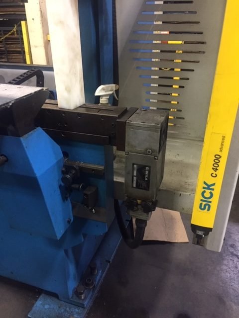 138 Ton X 10′ Finn-Power B125-3060 CNCPress Brake, 2004 – 6-Axis Backgauge, Wila Tooling, Sick Safety Light Curtains, Transformer, Delem 69 CNC Control - Image 5