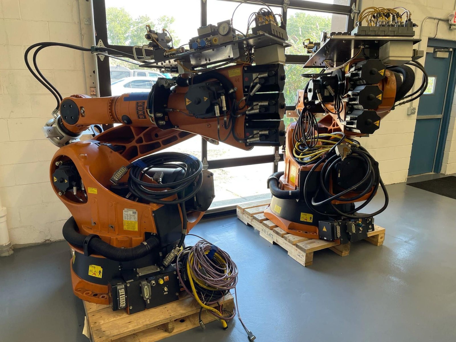 KUKA KR-150 S C2 Robot, 2004 – 6-Axis, Including Control Panel, 2 Available