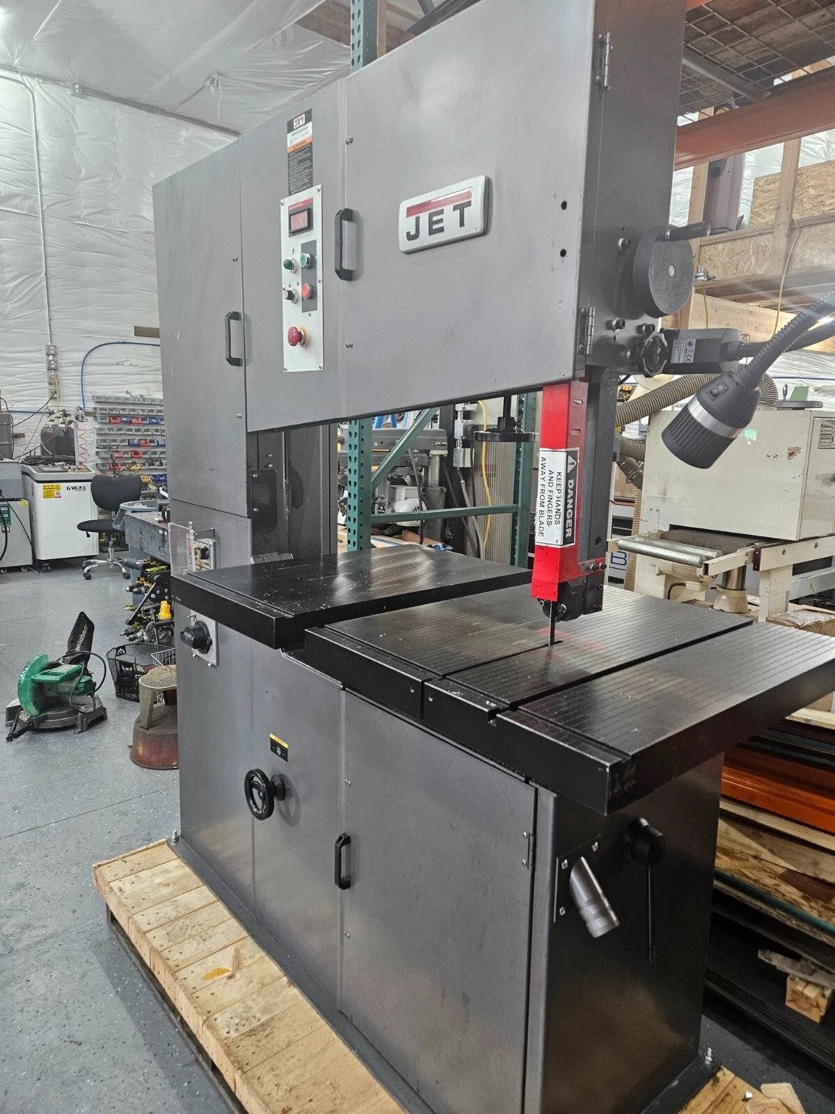 12″ x 36″ Jet VBS-3612 Vertical Metal Bandsaw - Image 2