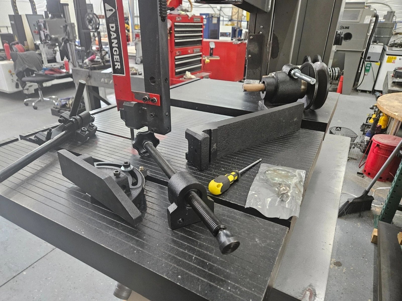 12″ x 36″ Jet VBS-3612 Vertical Metal Bandsaw - Image 8