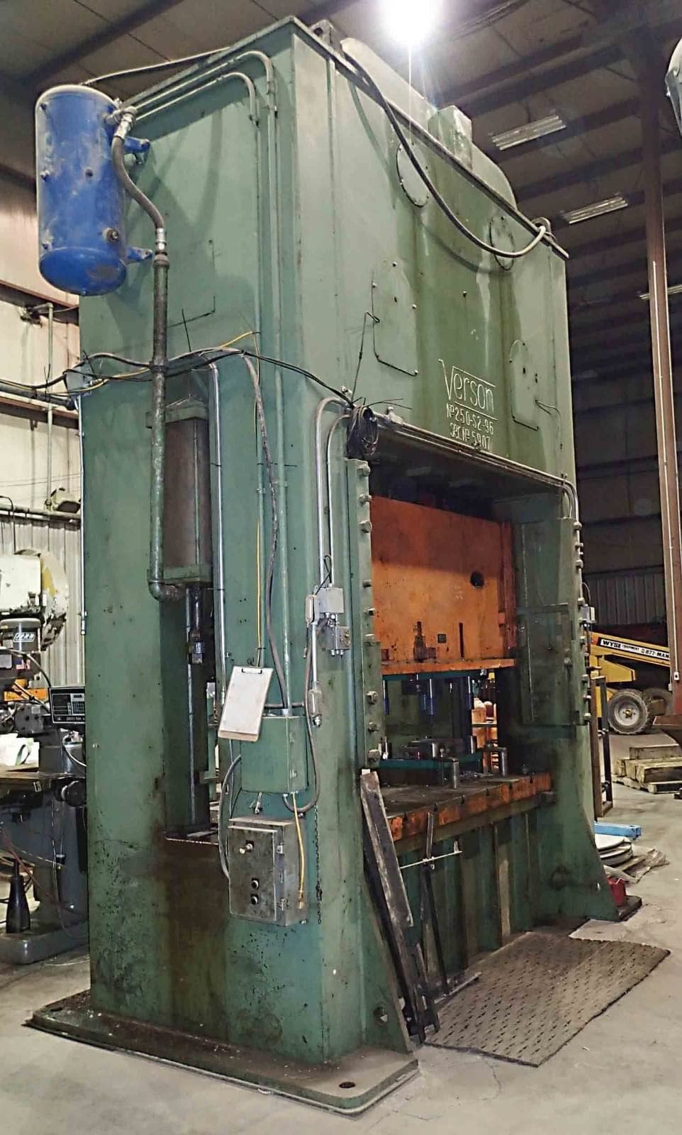 250 Ton Verson Model 250-S2-96 Straight Side Press- 42″ x 96″ Bed, 14″ Stroke, 24″ Shut - Image 4